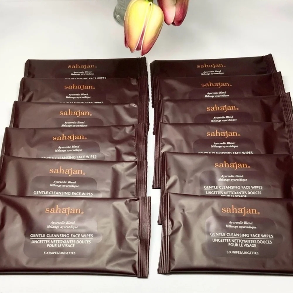 RITZ-CARLTON SAHAJAN AYURVEDIC BLEND GENTLE CLEANSING FACE WIPES / 50 PACKETS